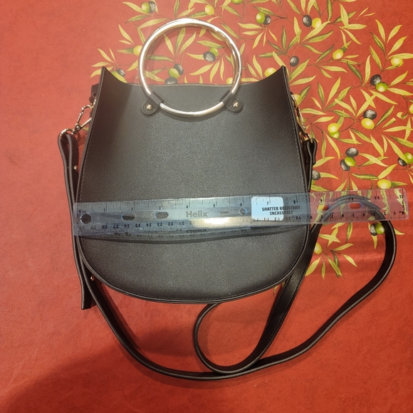 Small Black Crossbody purse - Picture 5 of 6